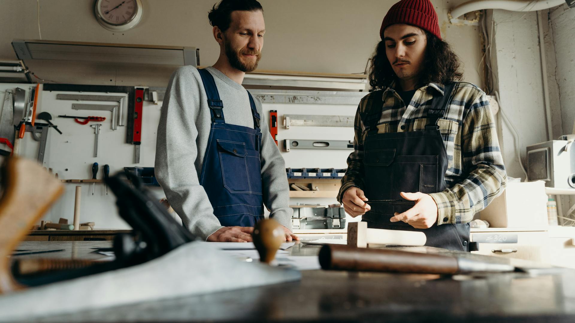 Beispiel für Webdesign für Handwerker mit ruhigem Layout und authentischer Bildsprache